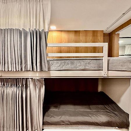 Blu Cabin Gay Poshtel Bangkok Extérieur photo