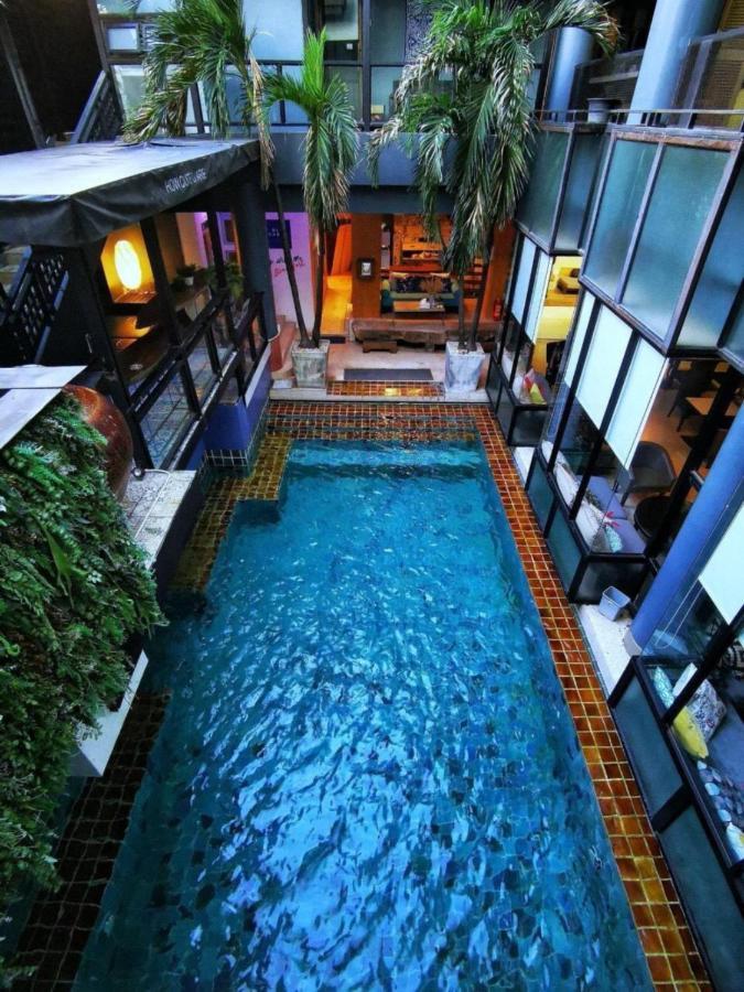 Blu Cabin Gay Poshtel Bangkok Extérieur photo