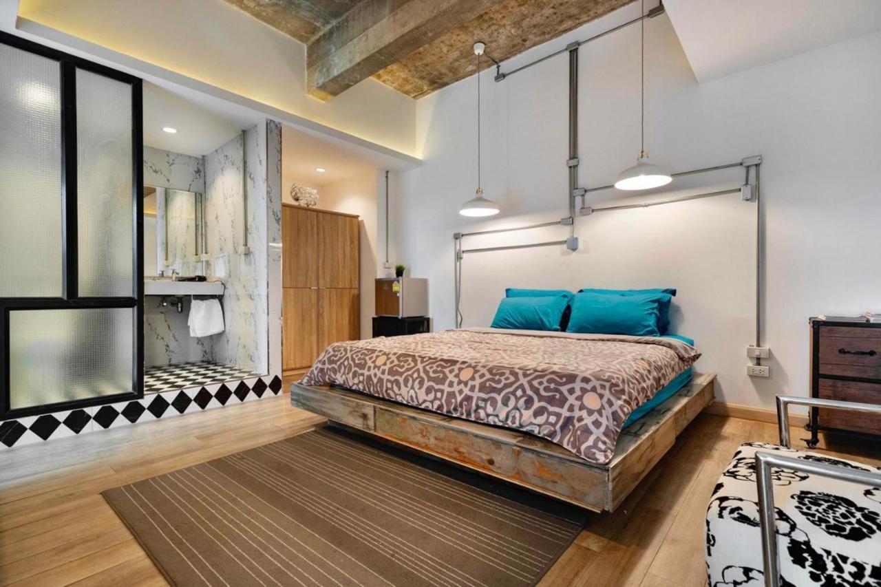 Blu Cabin Gay Poshtel Bangkok Extérieur photo