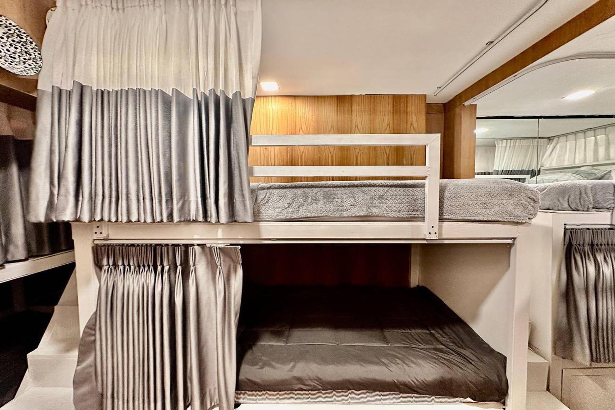 Blu Cabin Gay Poshtel Bangkok Extérieur photo