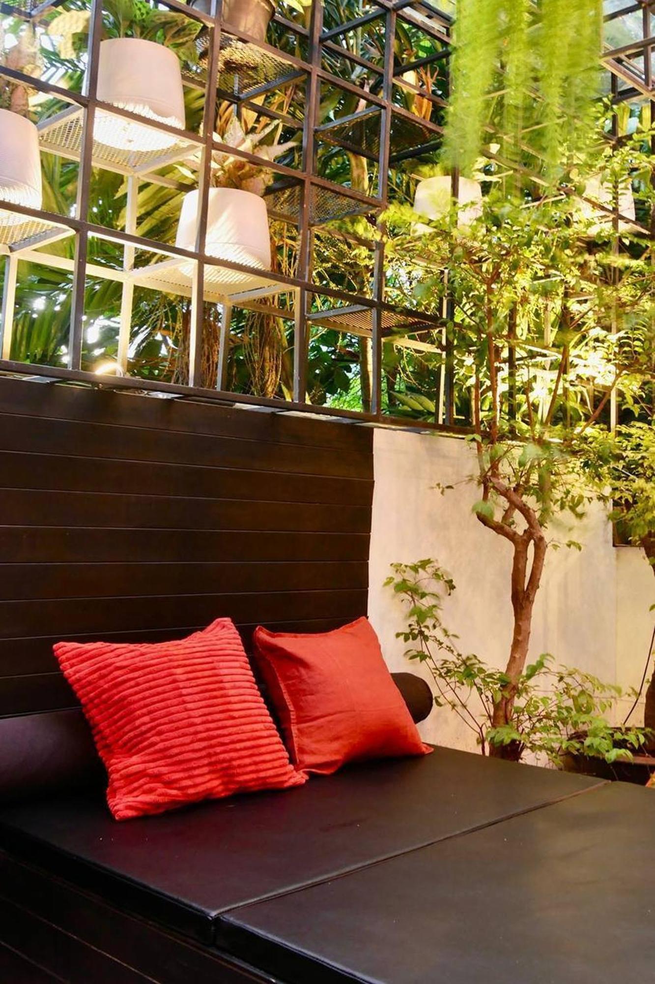 Blu Cabin Gay Poshtel Bangkok Extérieur photo