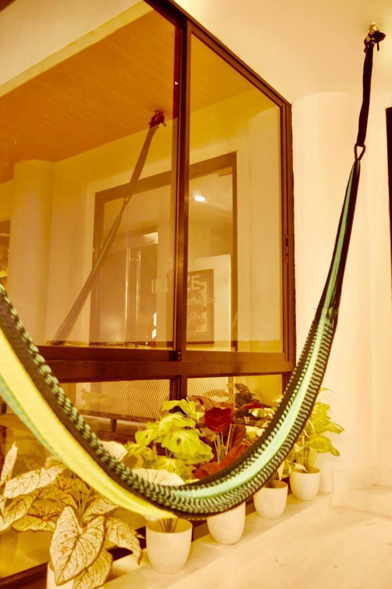 Blu Cabin Gay Poshtel Bangkok Extérieur photo