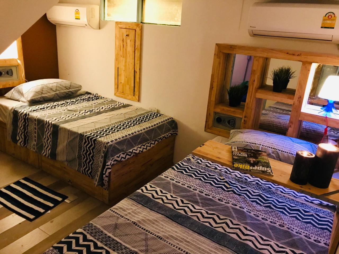 Blu Cabin Gay Poshtel Bangkok Extérieur photo