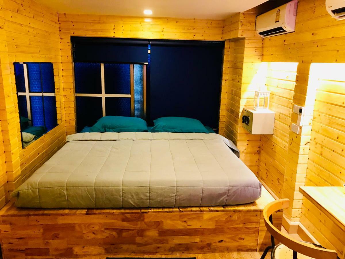 Blu Cabin Gay Poshtel Bangkok Extérieur photo